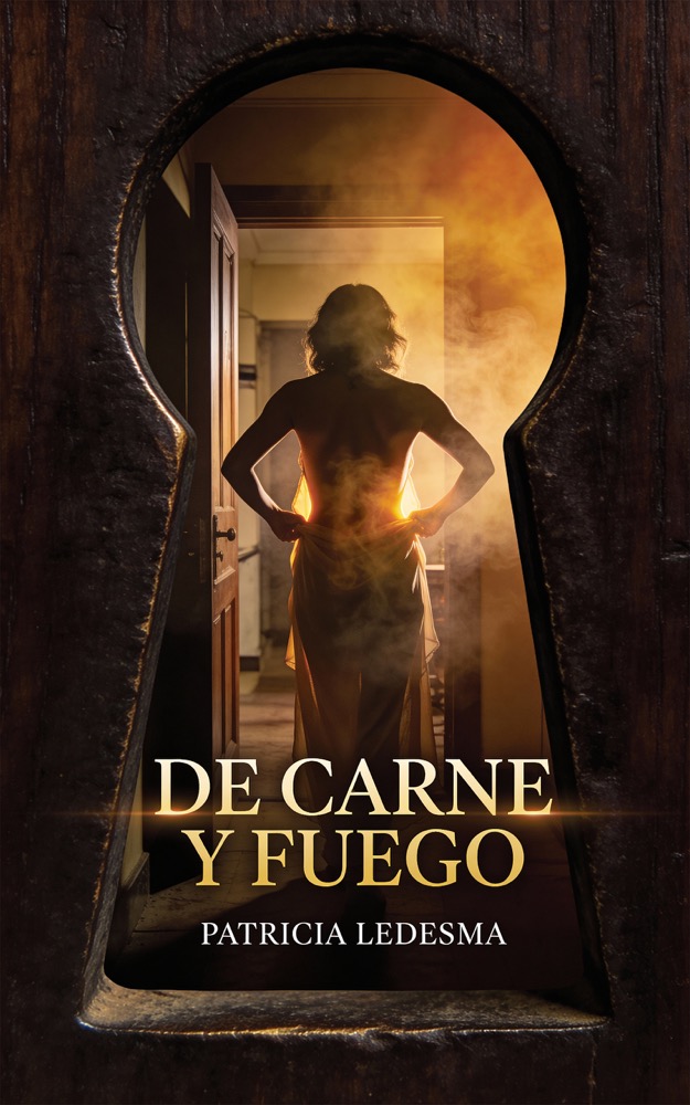 Nueva portada de De carne y fuego: una mujer vista a través del ojo de una cerradura